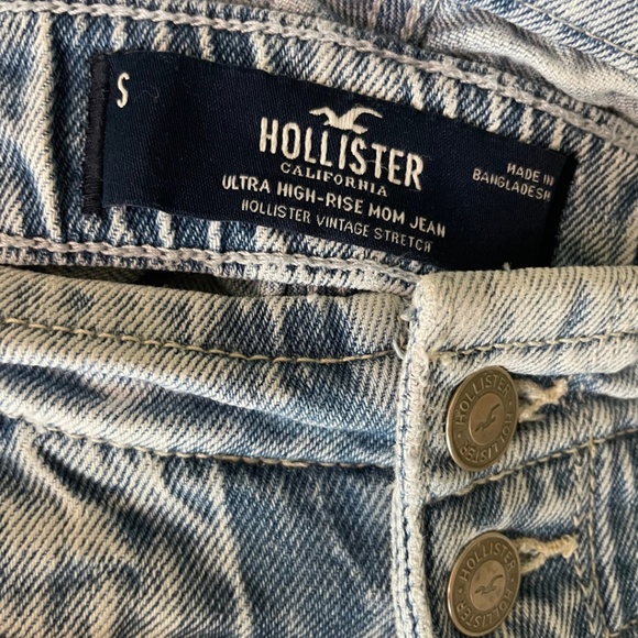 Hollister Ultra High-Rise Mom Jeans - Size‎ Small - Picture 3 of 3